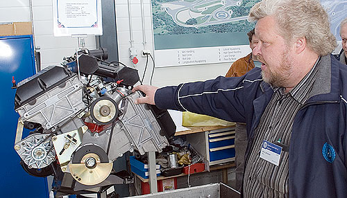 Juha Lehtonen, president of the Saab-Club of Finland explaining the origins of the V8.