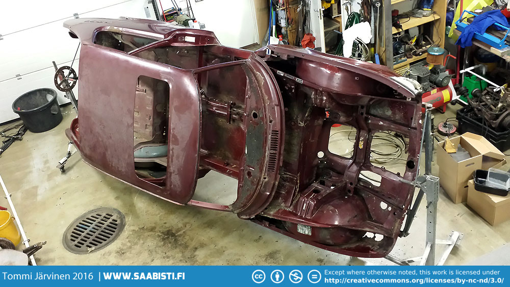 Saab 99 Turbo restoration underway.