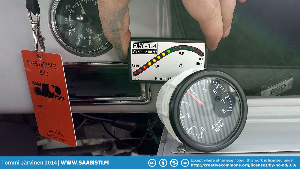 The lambda meter (fuel/air ratio meter) and the small revcounter that I will install under the dash.