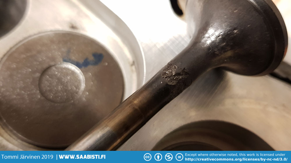 Damaged exhaust valve. Common place for the B-turbo exhaust valves to break.